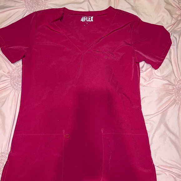 Women’s Scrubs - Picture 14 of 16